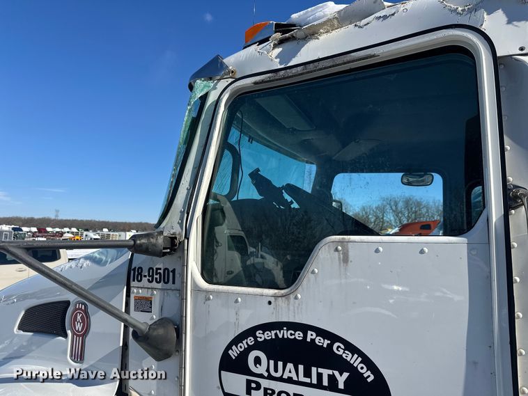 image for item YA2742 2019 Kenworth T370 propane delivery truck