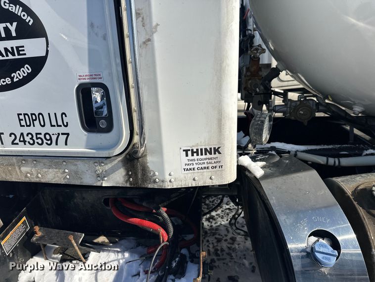 image for item YA2742 2019 Kenworth T370 propane delivery truck