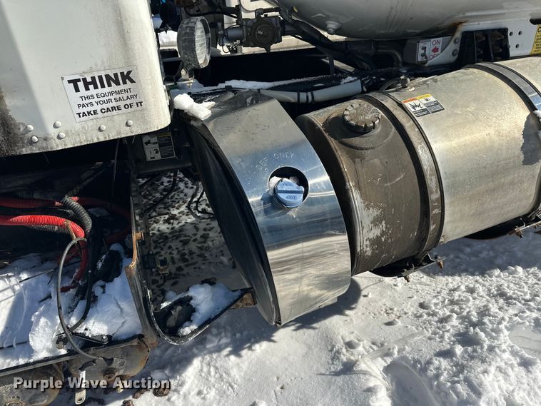 image for item YA2742 2019 Kenworth T370 propane delivery truck