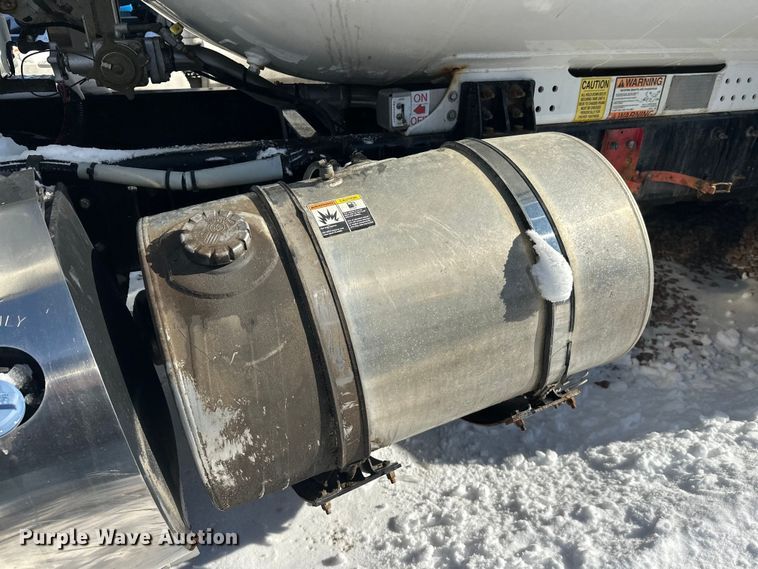 image for item YA2742 2019 Kenworth T370 propane delivery truck