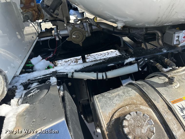 image for item YA2742 2019 Kenworth T370 propane delivery truck