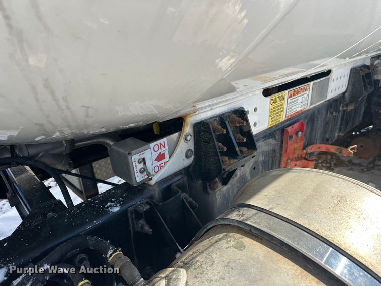 image for item YA2742 2019 Kenworth T370 propane delivery truck