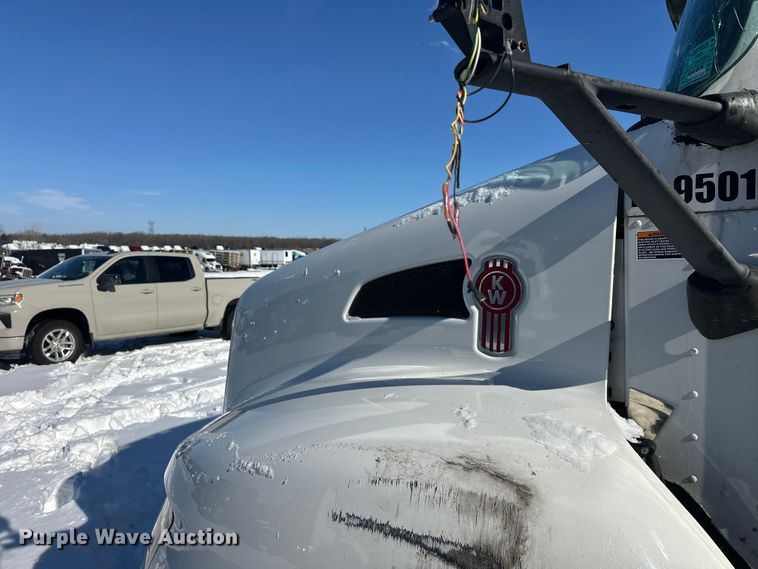 image for item YA2742 2019 Kenworth T370 propane delivery truck