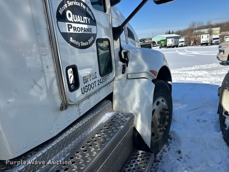 image for item YA2742 2019 Kenworth T370 propane delivery truck