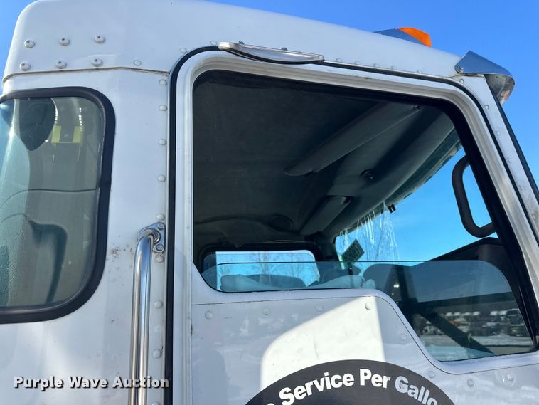 image for item YA2742 2019 Kenworth T370 propane delivery truck