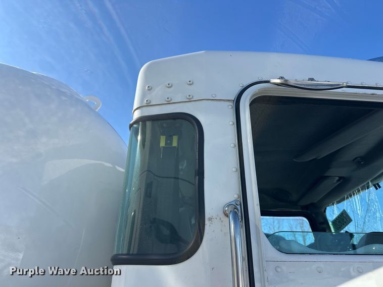 image for item YA2742 2019 Kenworth T370 propane delivery truck