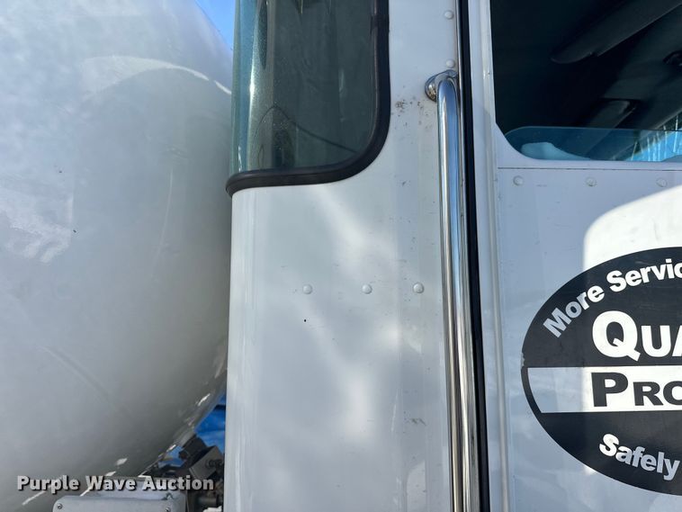 image for item YA2742 2019 Kenworth T370 propane delivery truck