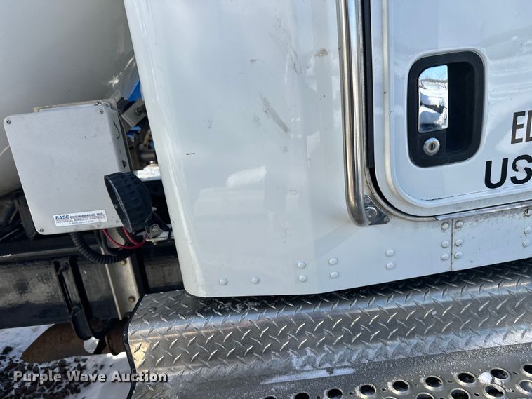 image for item YA2742 2019 Kenworth T370 propane delivery truck