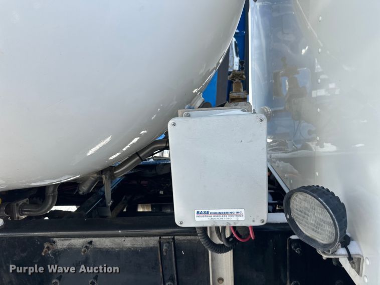 image for item YA2742 2019 Kenworth T370 propane delivery truck