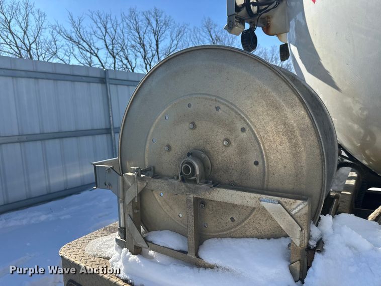 image for item YA2742 2019 Kenworth T370 propane delivery truck