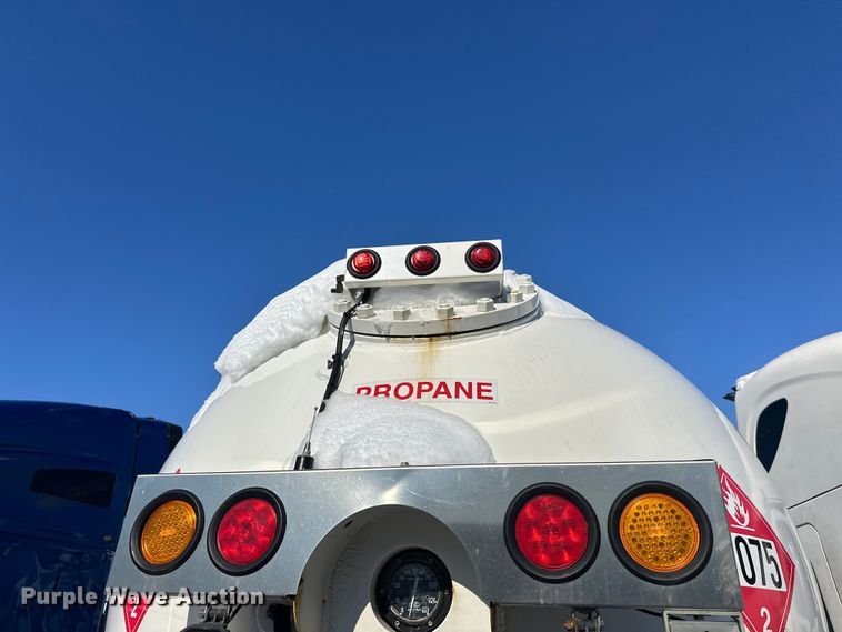 image for item YA2742 2019 Kenworth T370 propane delivery truck