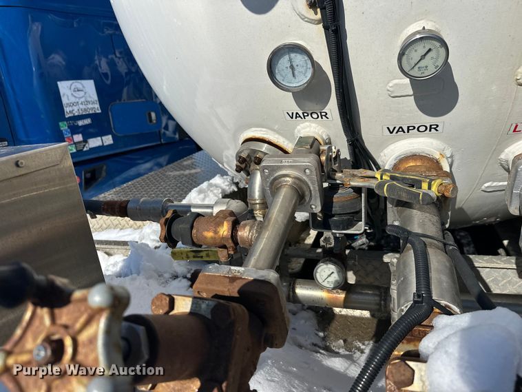 image for item YA2742 2019 Kenworth T370 propane delivery truck