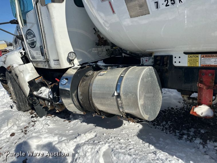 image for item YA2742 2019 Kenworth T370 propane delivery truck