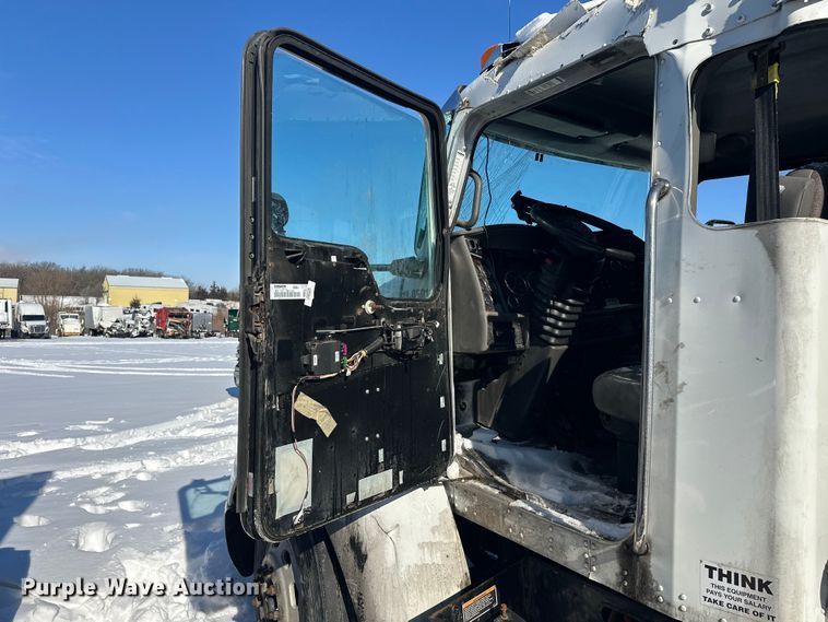 image for item YA2742 2019 Kenworth T370 propane delivery truck