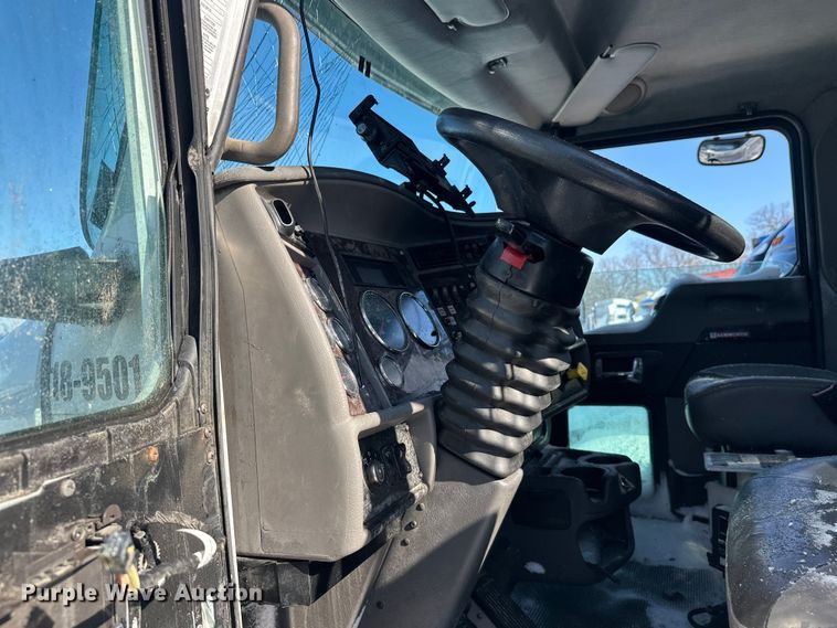 image for item YA2742 2019 Kenworth T370 propane delivery truck