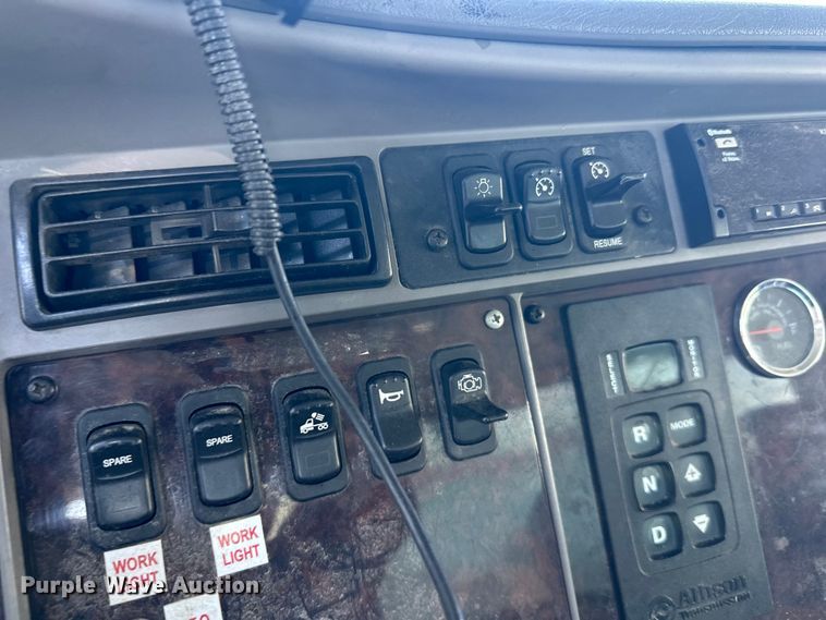 image for item YA2742 2019 Kenworth T370 propane delivery truck