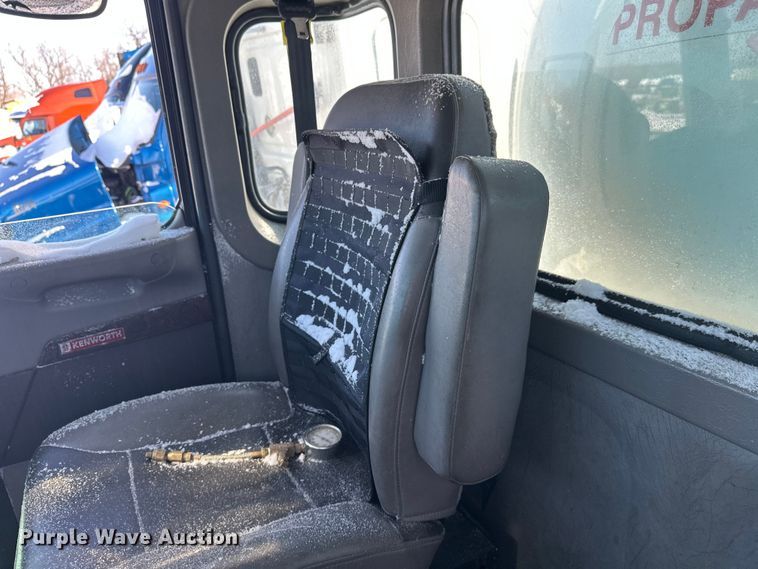 image for item YA2742 2019 Kenworth T370 propane delivery truck