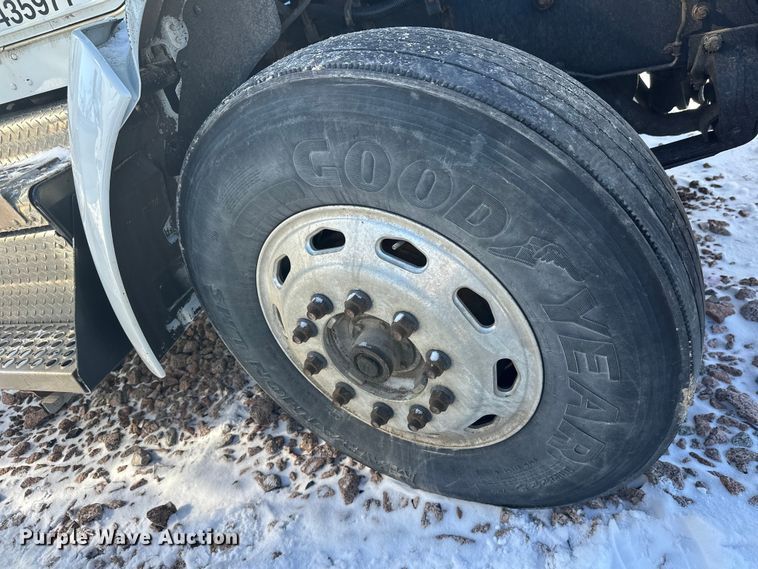 image for item YA2742 2019 Kenworth T370 propane delivery truck