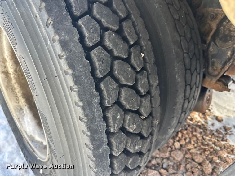 image for item YA2742 2019 Kenworth T370 propane delivery truck