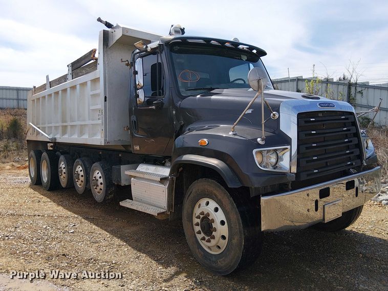 image for item YA2767 2016 Freightliner 114SD dump truck