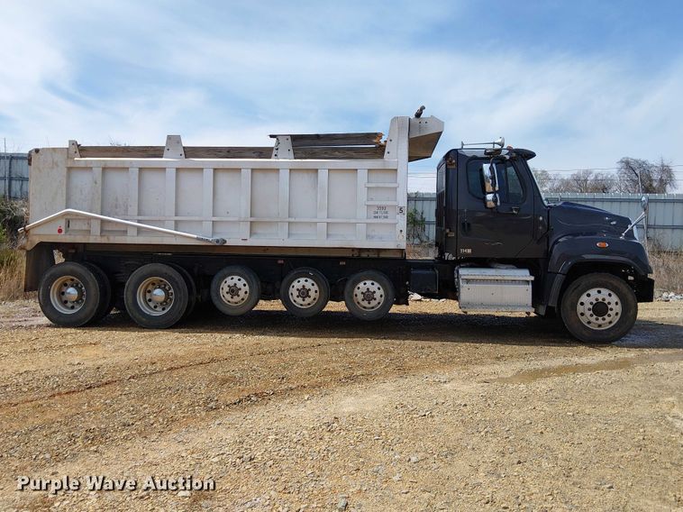 image for item YA2767 2016 Freightliner 114SD dump truck