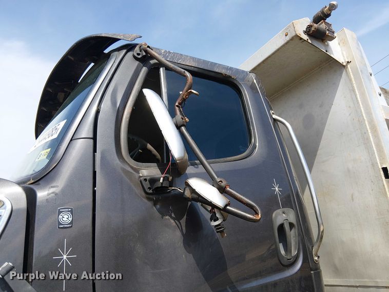 image for item YA2767 2016 Freightliner 114SD dump truck