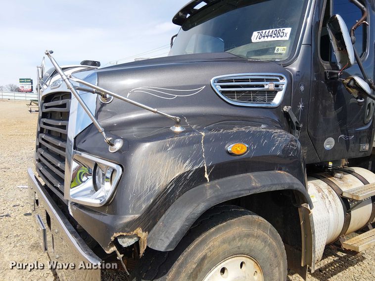 image for item YA2767 2016 Freightliner 114SD dump truck