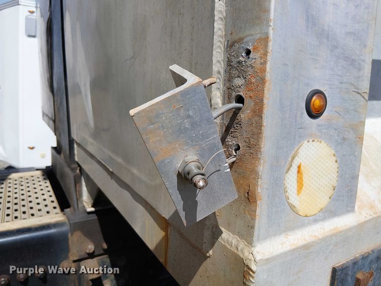 image for item YA2767 2016 Freightliner 114SD dump truck