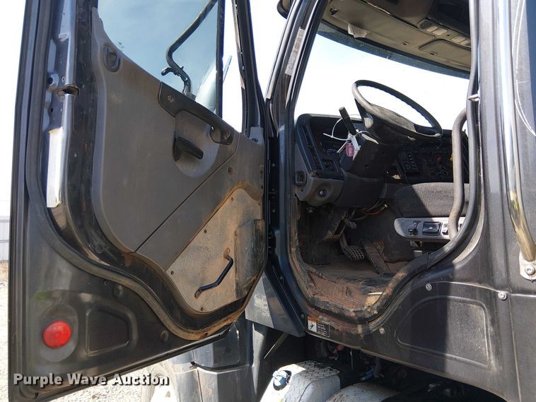 image for item YA2767 2016 Freightliner 114SD dump truck