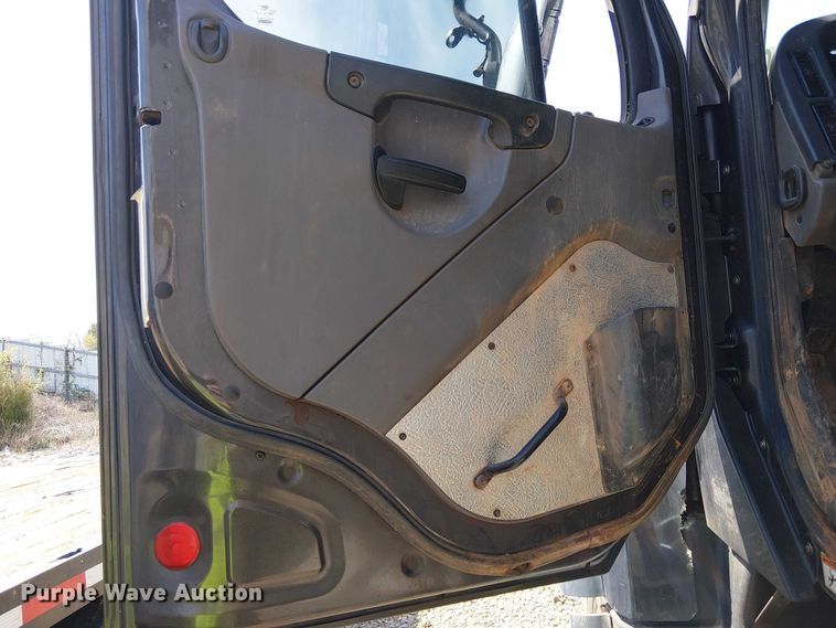 image for item YA2767 2016 Freightliner 114SD dump truck