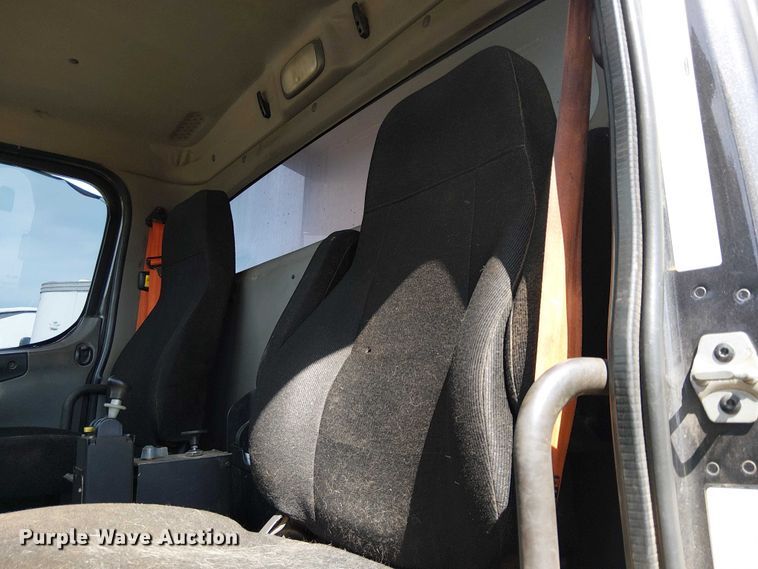 image for item YA2767 2016 Freightliner 114SD dump truck