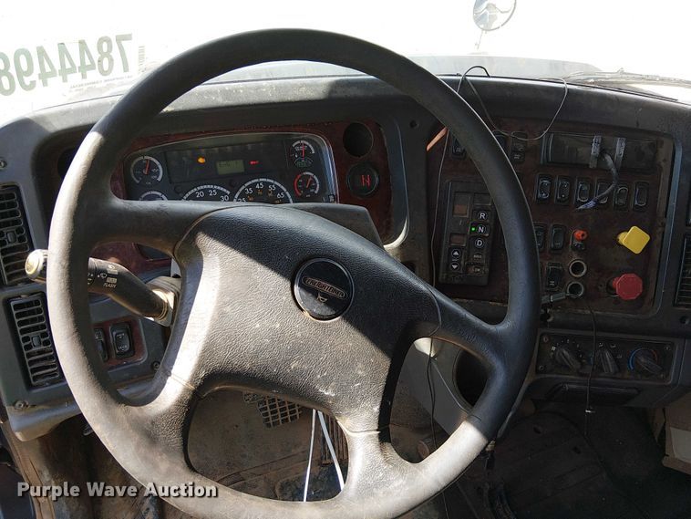 image for item YA2767 2016 Freightliner 114SD dump truck