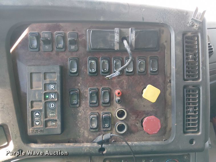 image for item YA2767 2016 Freightliner 114SD dump truck