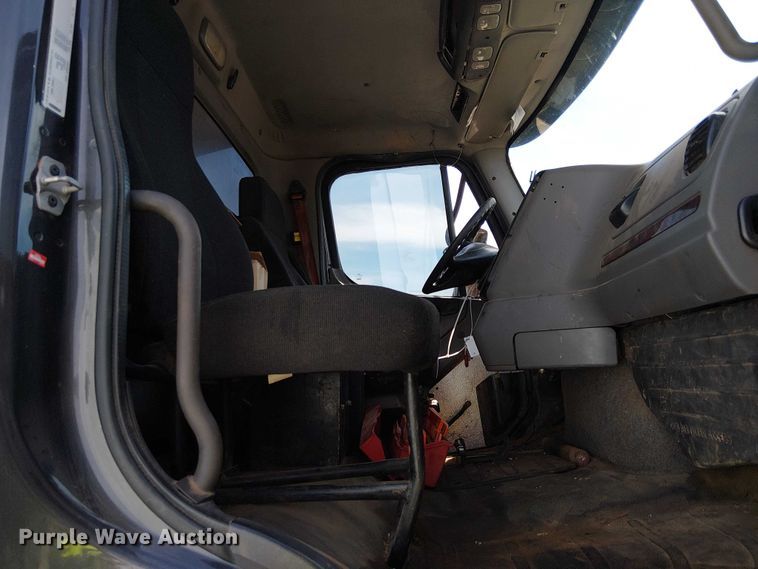 image for item YA2767 2016 Freightliner 114SD dump truck