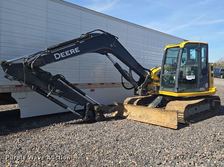 image for item YA2800 2019 John Deere 85G mini excavator