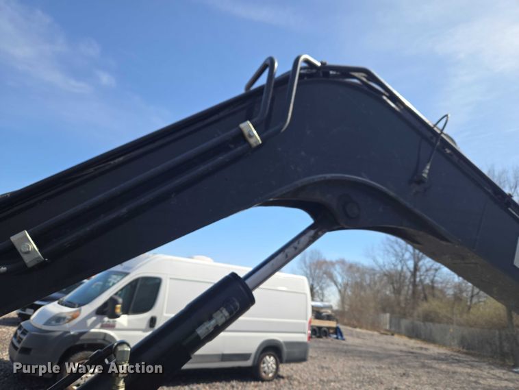 image for item YA2800 2019 John Deere 85G mini excavator