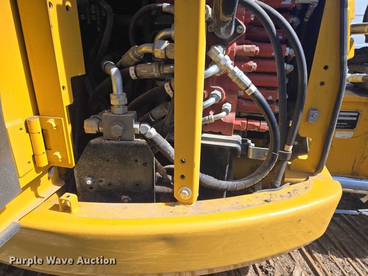 image for item YA2800 2019 John Deere 85G mini excavator