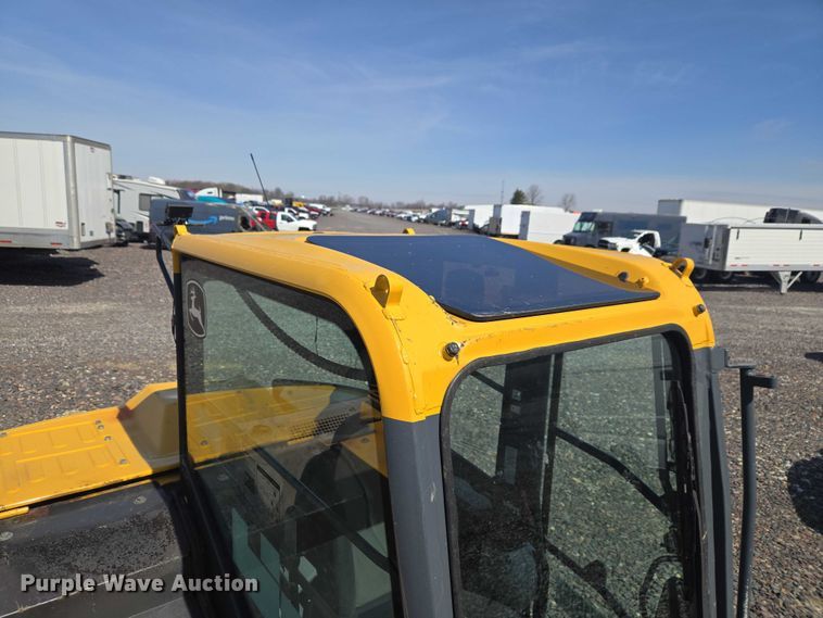 image for item YA2800 2019 John Deere 85G mini excavator