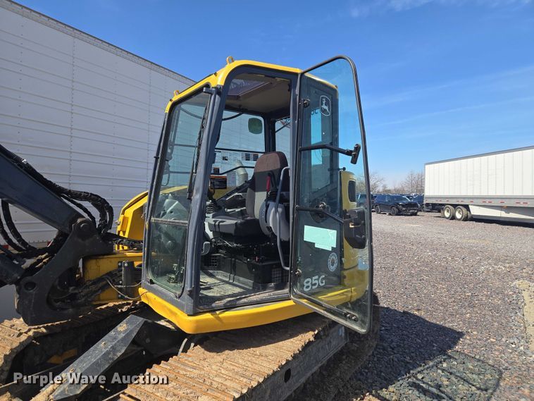 image for item YA2800 2019 John Deere 85G mini excavator