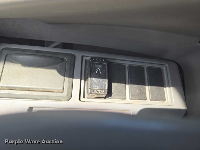 image for item YA2800 2019 John Deere 85G mini excavator