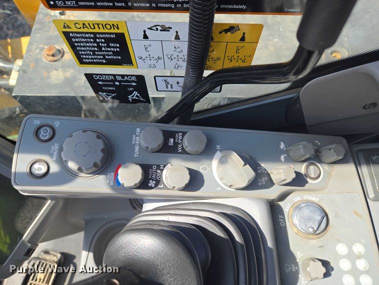 image for item YA2800 2019 John Deere 85G mini excavator