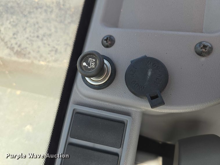 image for item YA2800 2019 John Deere 85G mini excavator