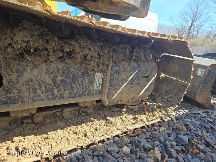 image for item YA2800 2019 John Deere 85G mini excavator