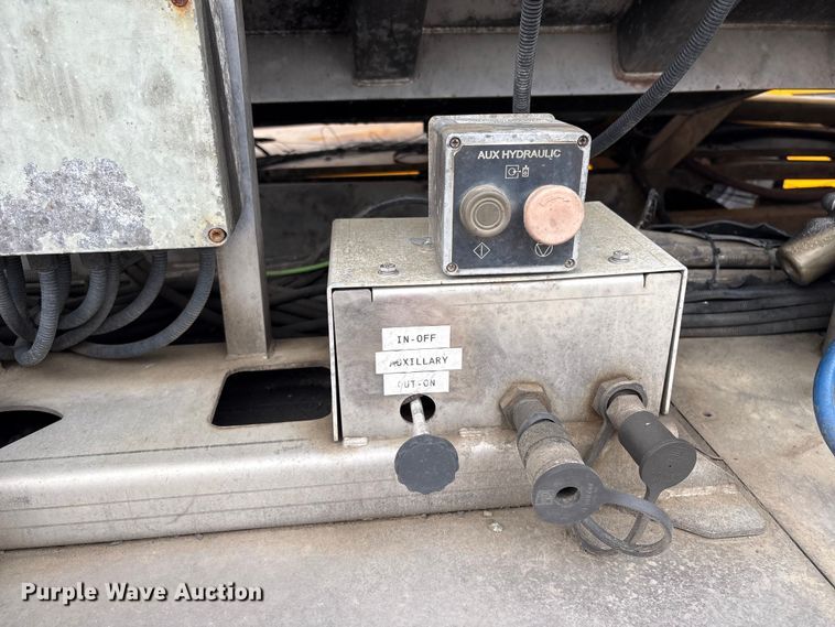 image for item YA2849 2016 Western Star 4700 ANFO bulk handling truck