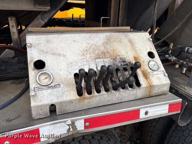 image for item YA2849 2016 Western Star 4700 ANFO bulk handling truck