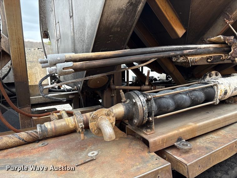 image for item YA2849 2016 Western Star 4700 ANFO bulk handling truck