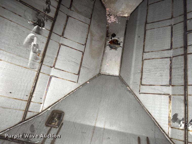 image for item YA2849 2016 Western Star 4700 ANFO bulk handling truck