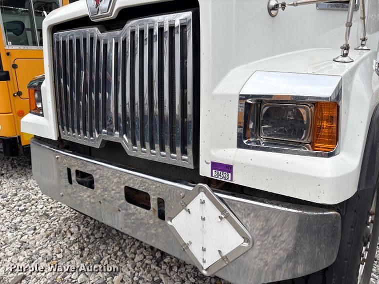 image for item YA2849 2016 Western Star 4700 ANFO bulk handling truck