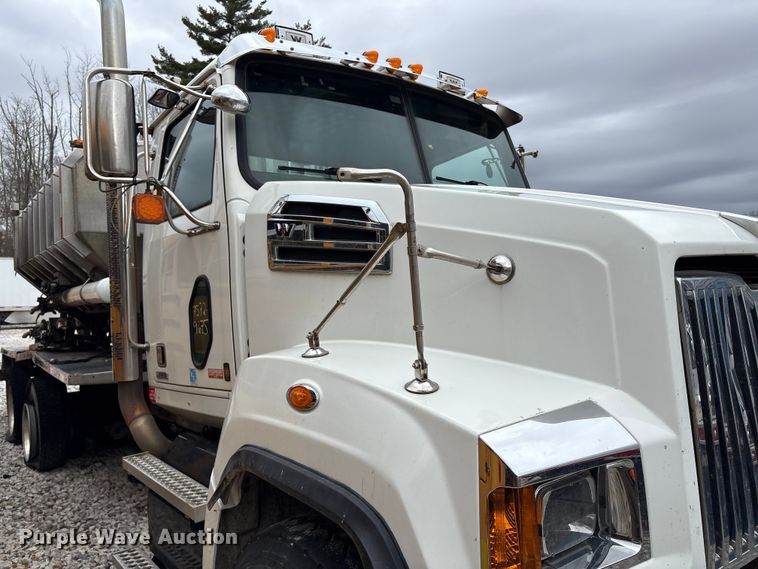 image for item YA2849 2016 Western Star 4700 ANFO bulk handling truck