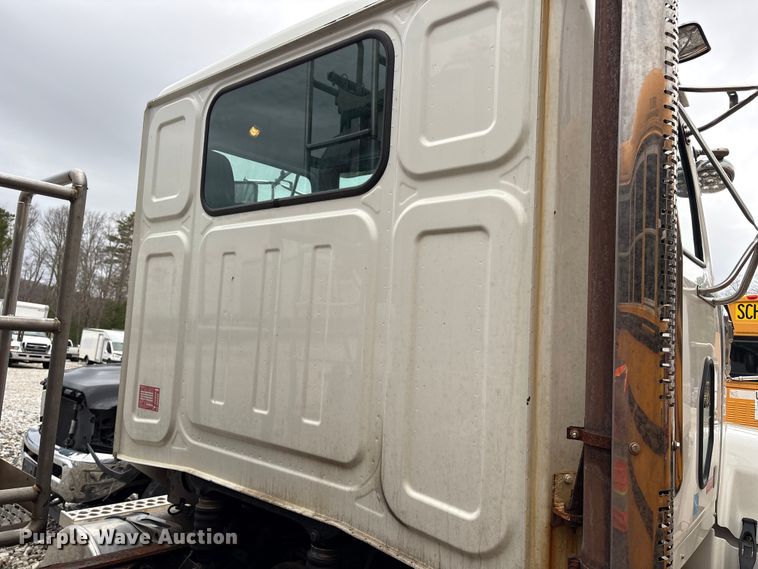 image for item YA2849 2016 Western Star 4700 ANFO bulk handling truck